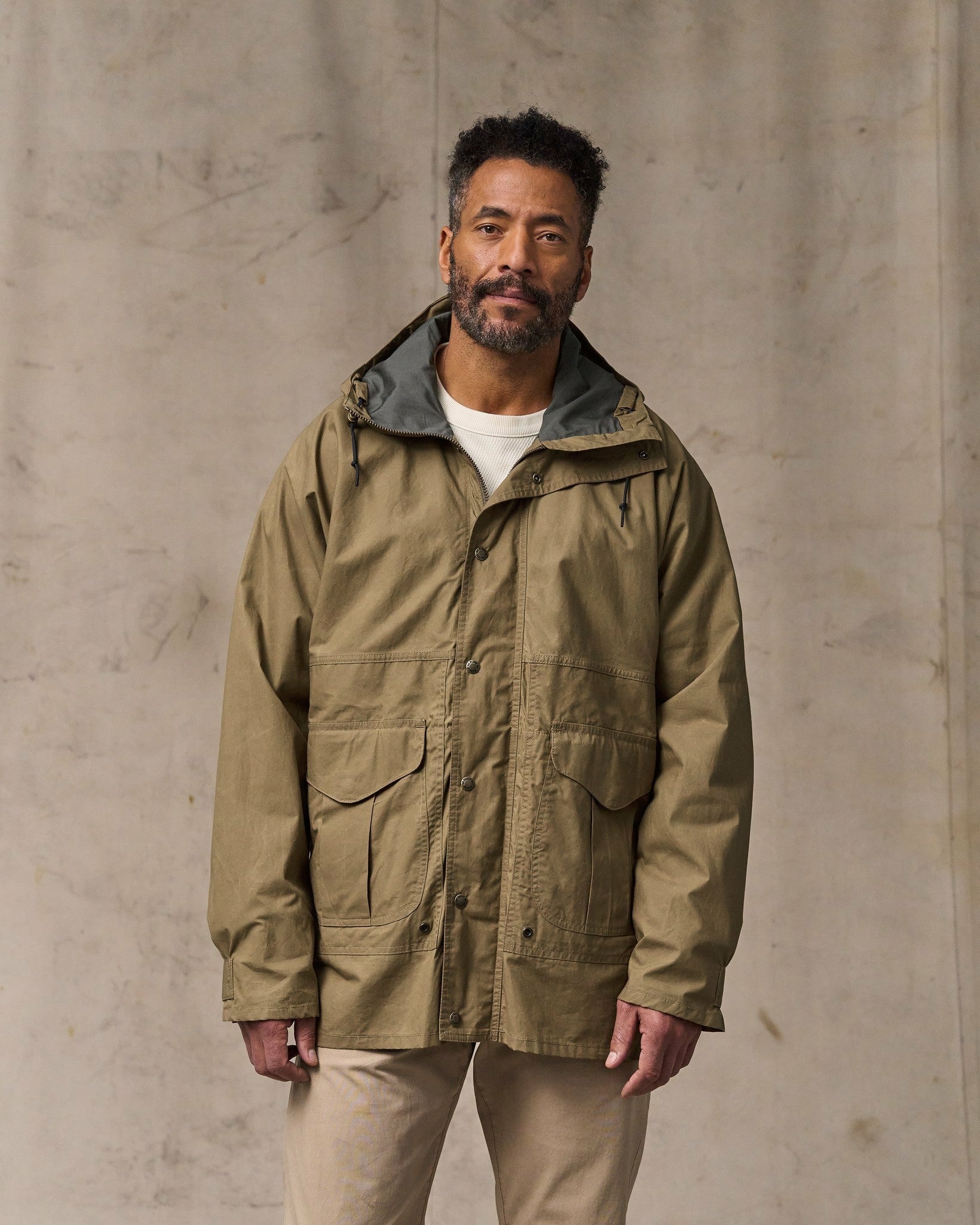 Filson Men Dry Wax Omak Coat - Dark Beige