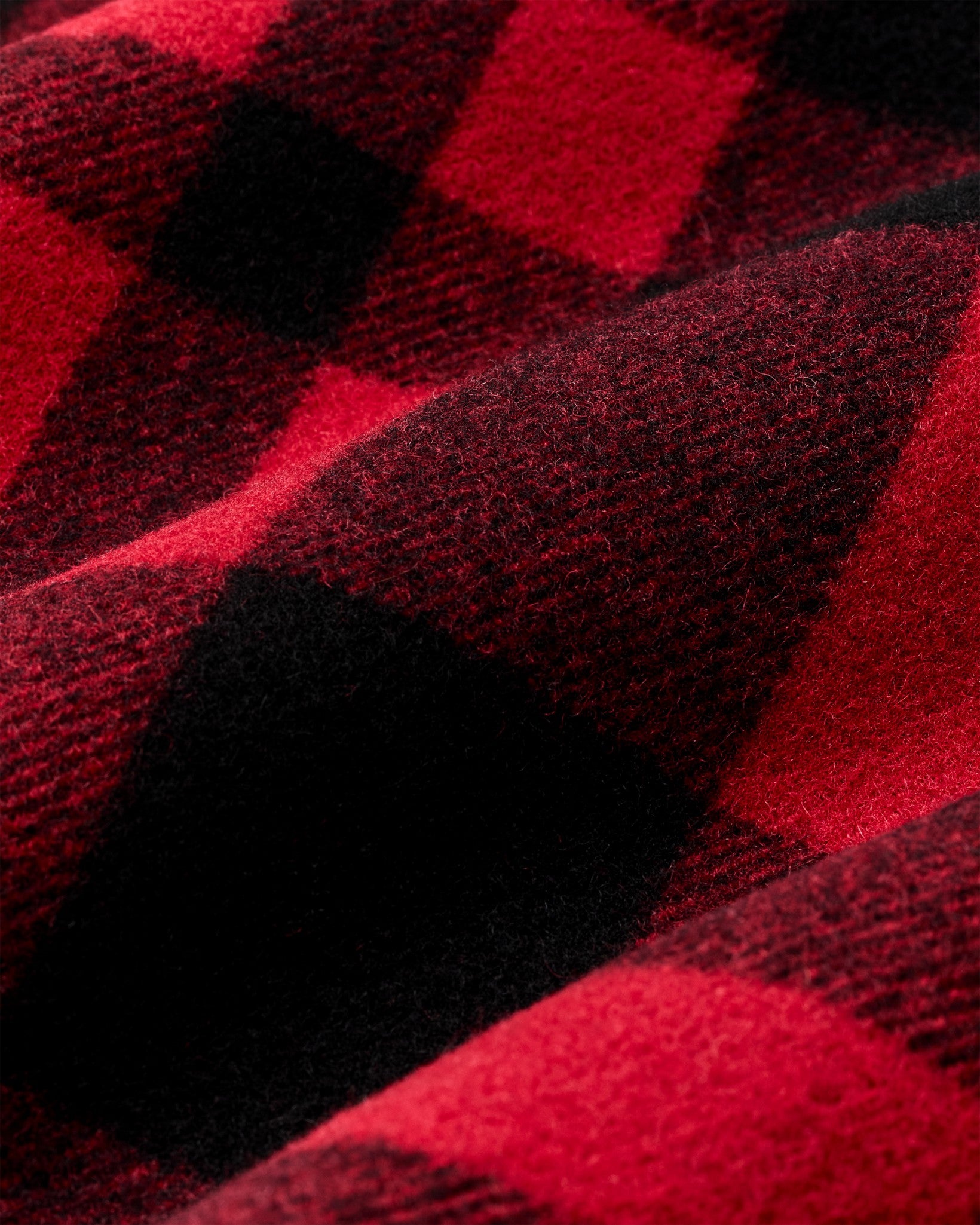 Filson Men 1940s Mackinaw Wool Cruiser Jacket - Red / Black Heritage Plaid