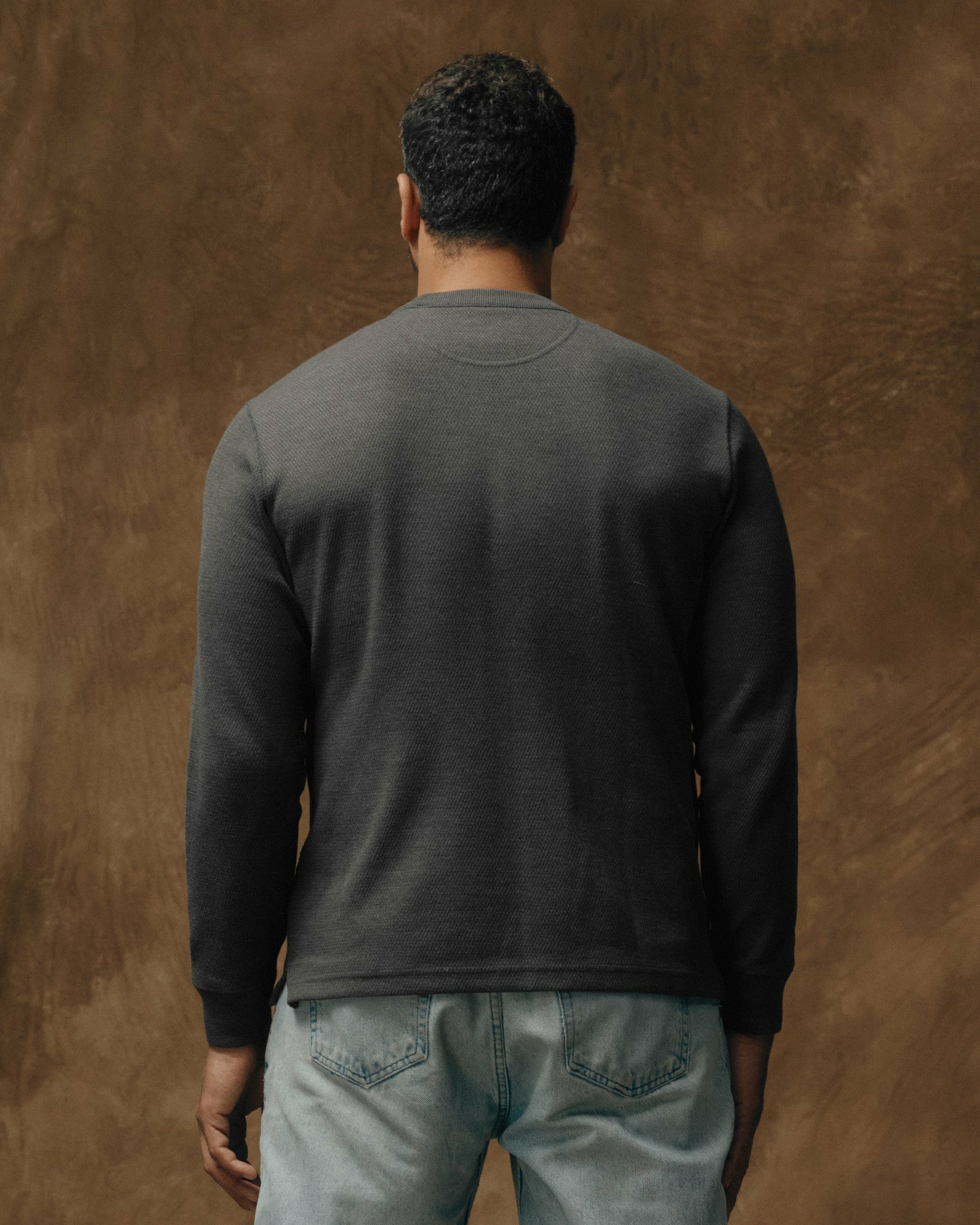 Filson Men Men's Waffle Knit Thermal Crewneck Sweatshirt — Charcoal
