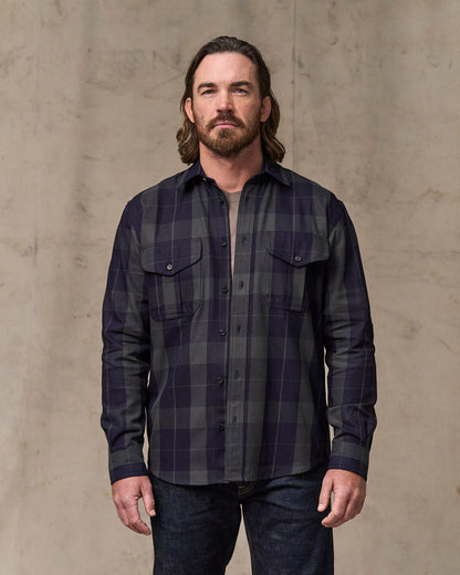 Filson Men Vintage Wash Alaskan Guide Shirt - Indigo / Faded Black
