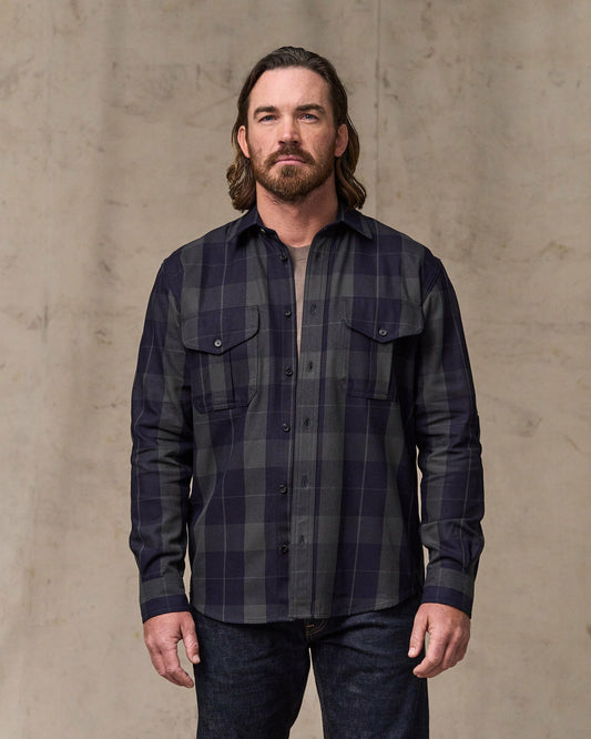 Filson Men Vintage Wash Alaskan Guide Shirt - Indigo / Faded Black