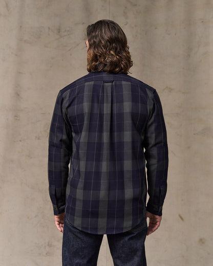 Filson Men Vintage Wash Alaskan Guide Shirt - Indigo / Faded Black
