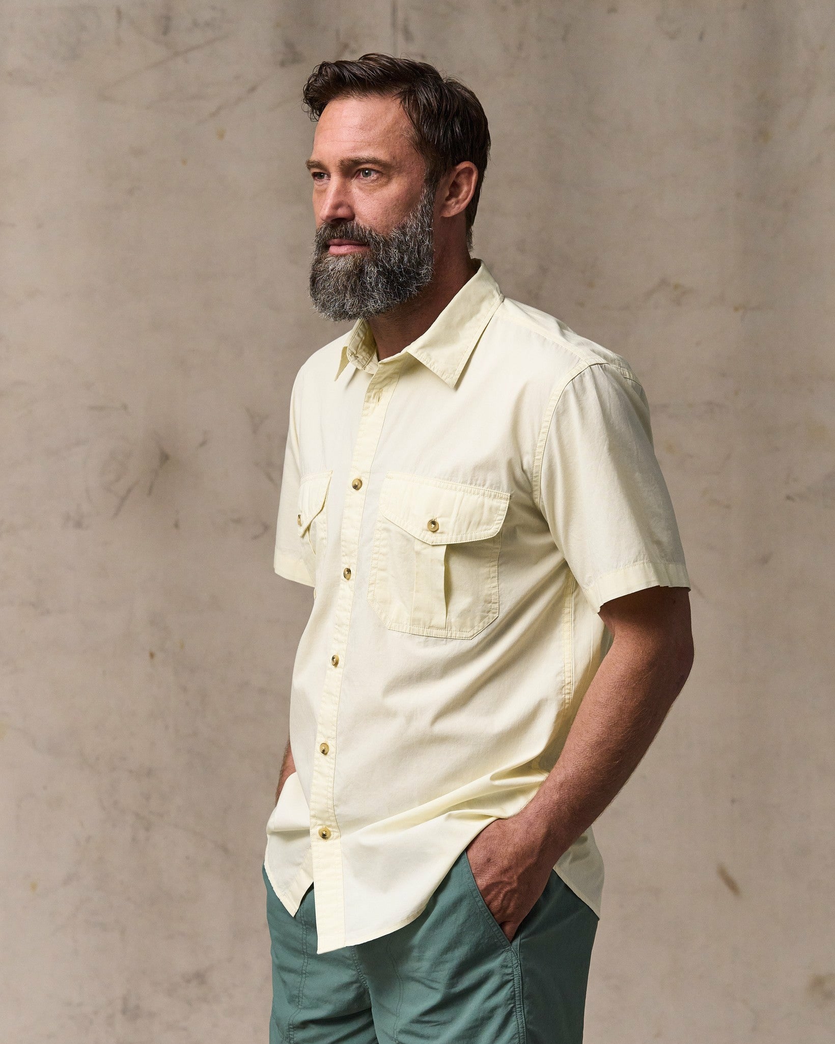 Filson Men Filson's Washed Short Sleeve Feather Cloth Shirt - Ivory