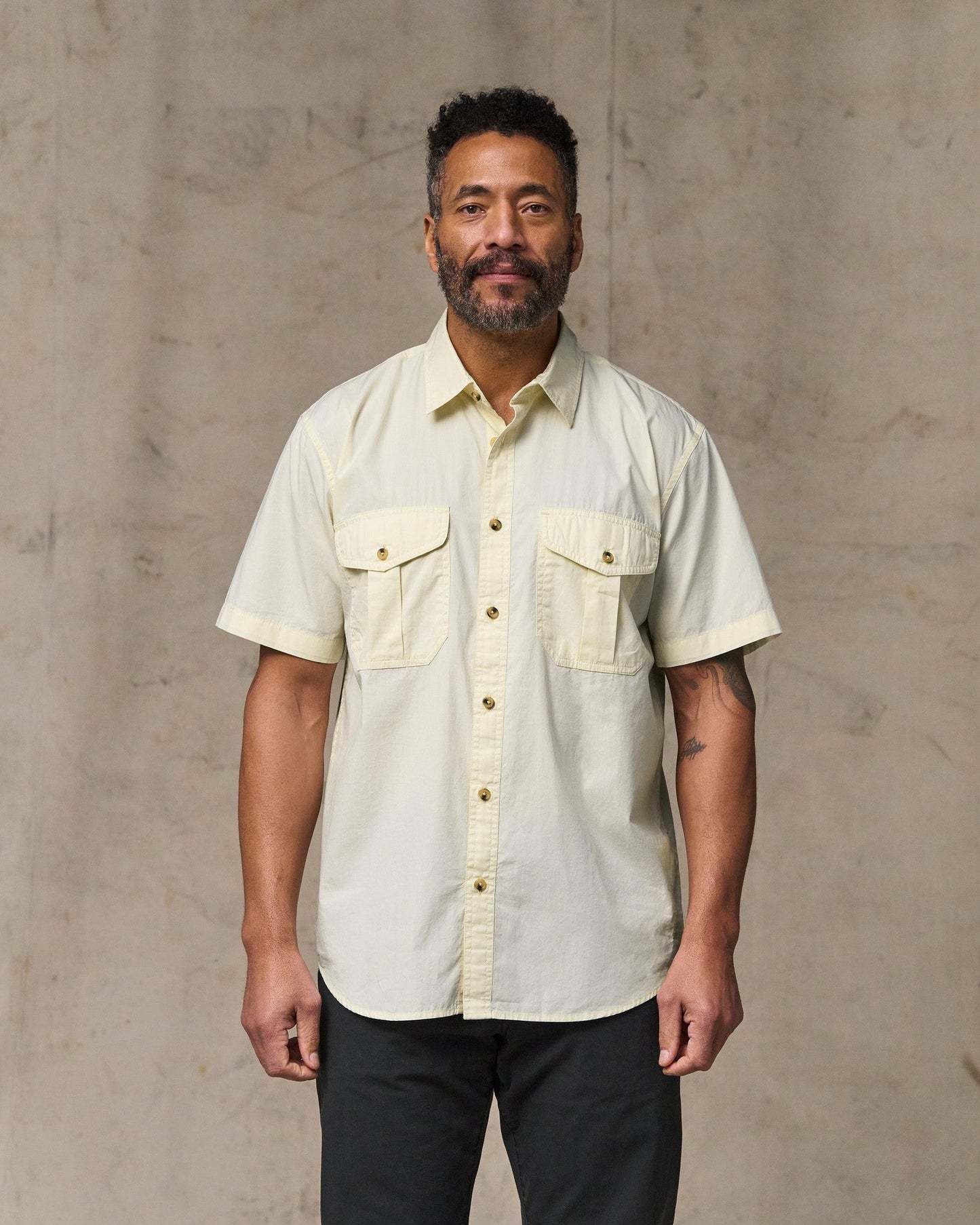 Filson Men Filson's Washed Short Sleeve Feather Cloth Shirt - Ivory