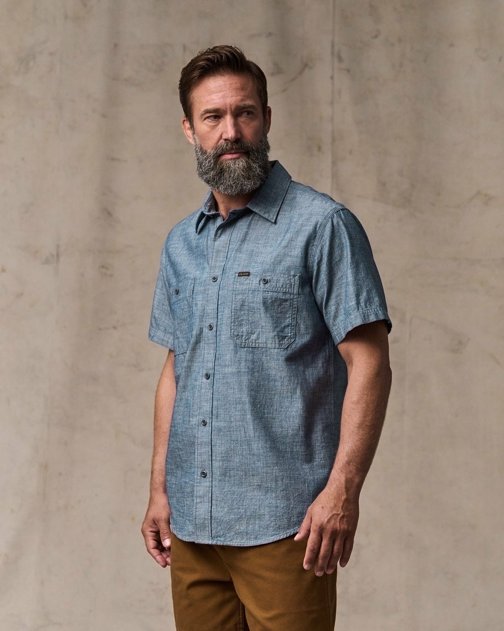 Filson Men Short-sleeve Embroidered Chambray Shirt - Rinsed Indigo