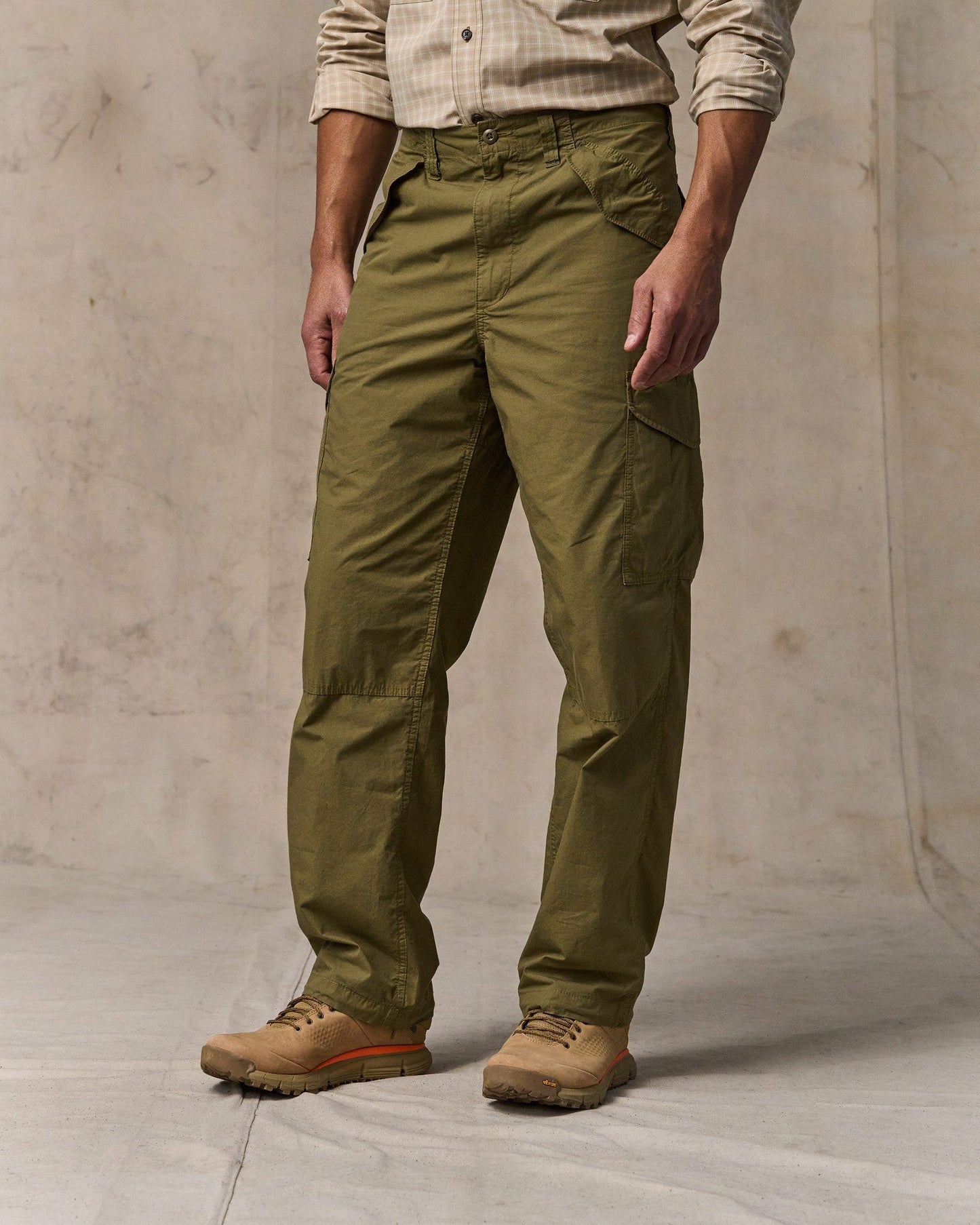 Filson Men Tropical Poplin Cargo Pants - Military Olive