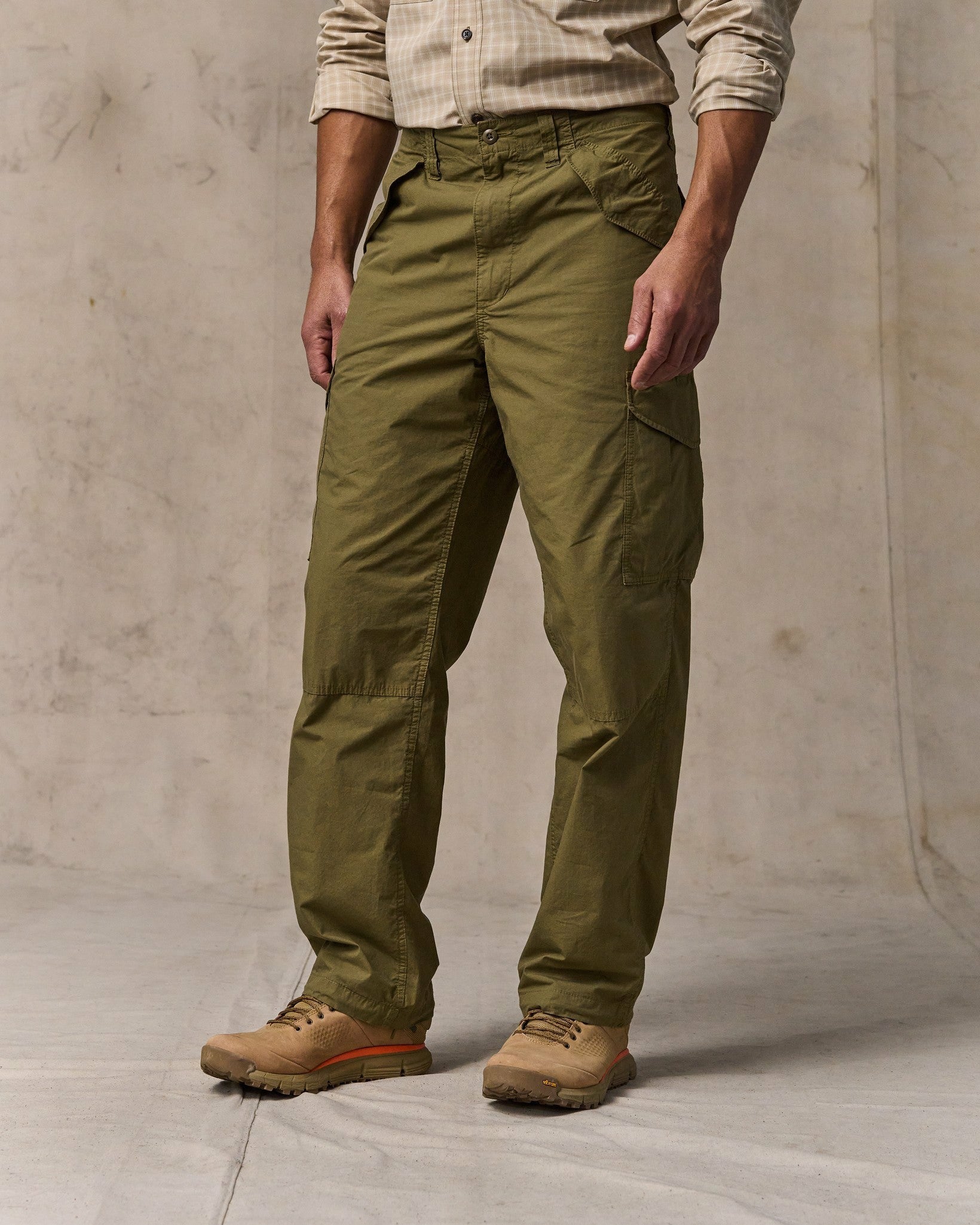 Filson Men Tropical Poplin Cargo Pants - Military Olive