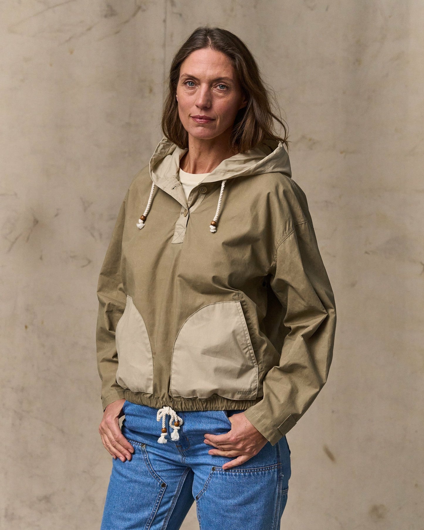 Filson Women Women's Dry Wax Hooded Popover - Khaki / Quail Tan