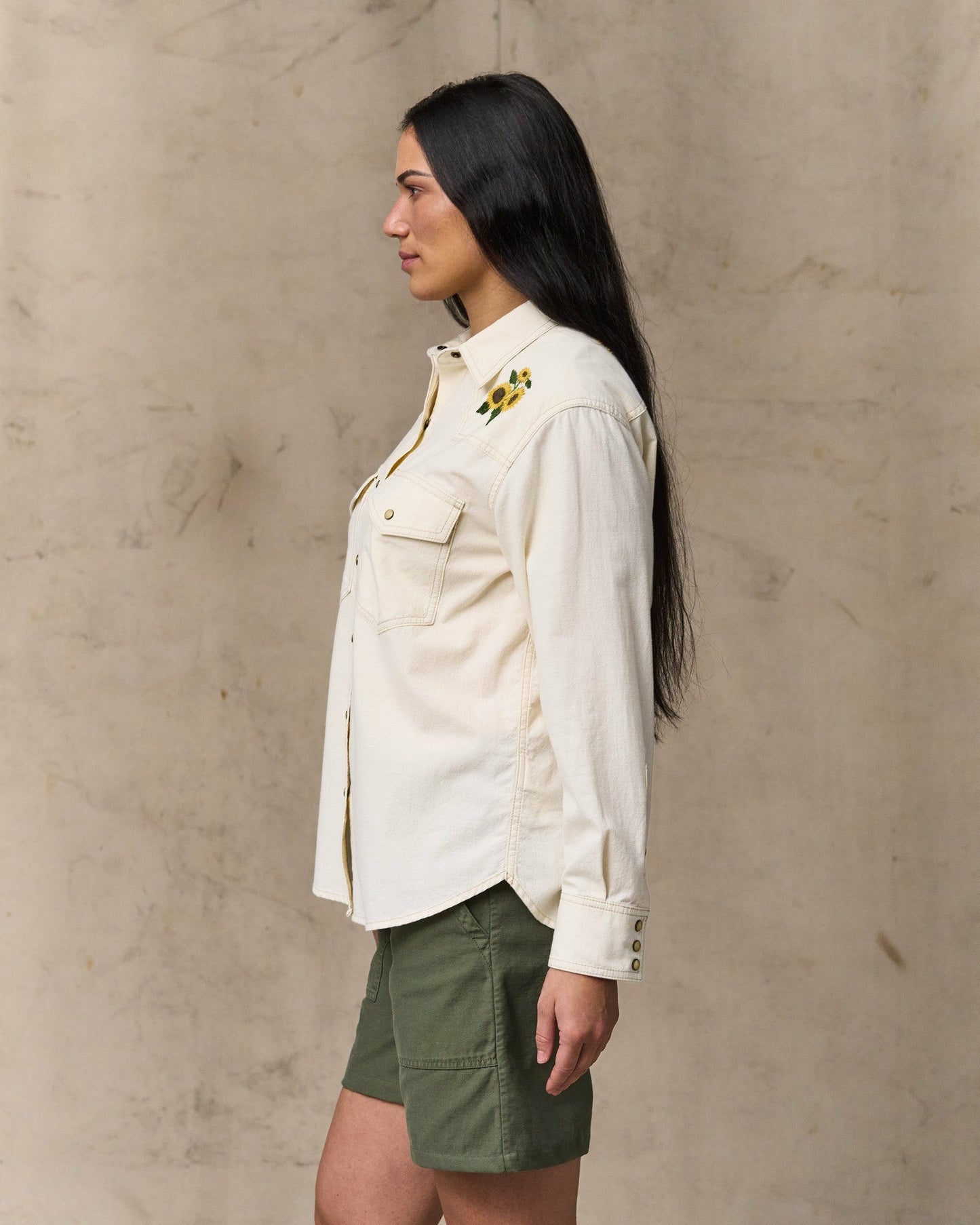 Filson Women Women's Embroidered Western Shirt - Natural Seed