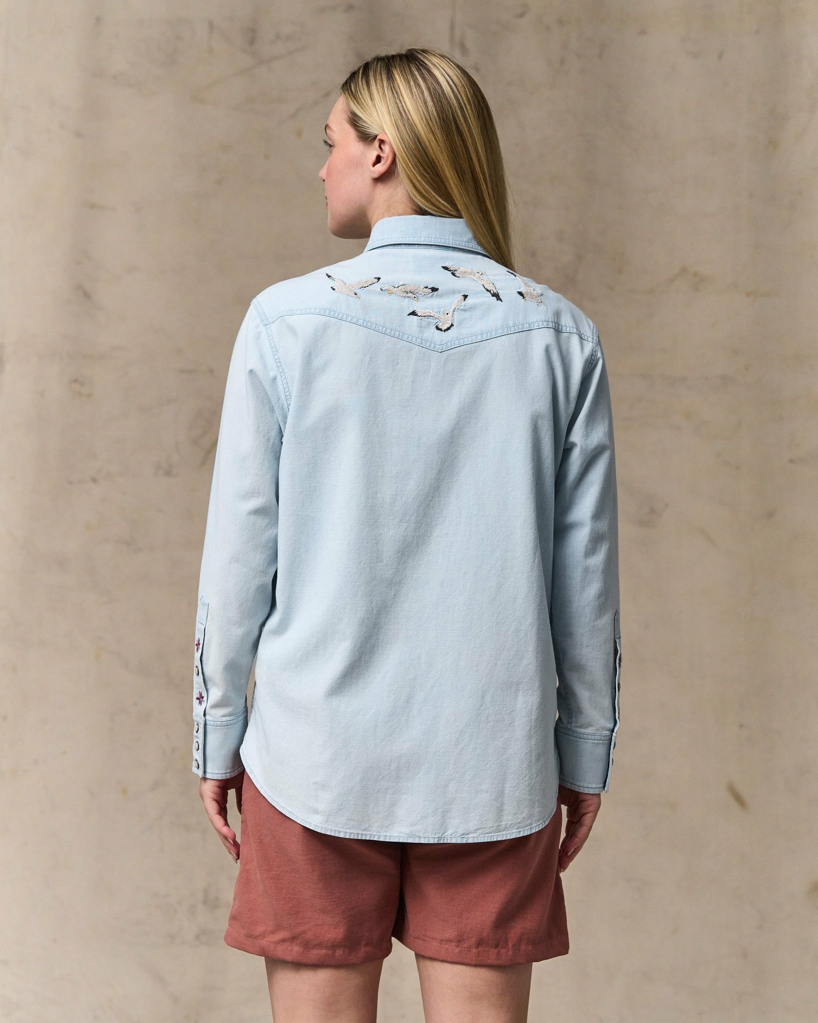 Filson Women Women's Embroidered Western Shirt - Light Indigo