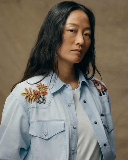 Filson Women Women's Embroidered Western Shirt - Light Indigo Chambray / Fields