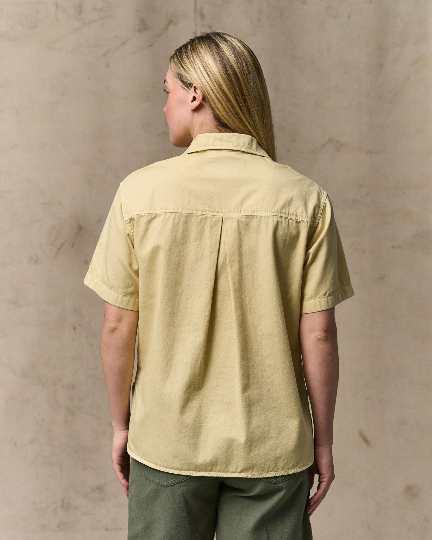 Filson Women Women's Twill Popover Shirt - Pale Tan
